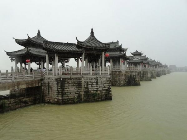 Уникальный плаваюищй мост в провинции Гуандун в Китае (ФОТО)