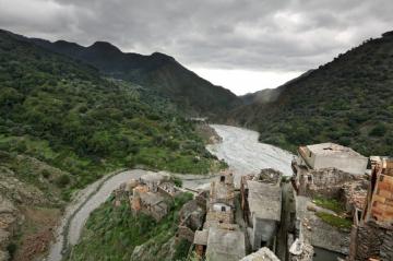 Путешествие в Европу: заброшенные деревни Италии (ФОТО)