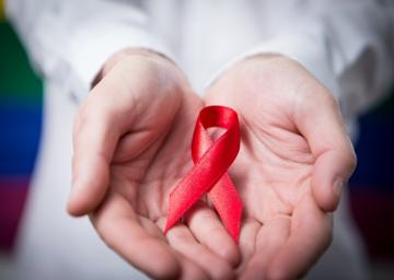 Ранняя потеря девственности увеличивает риск заражения ВИЧ, - ученые