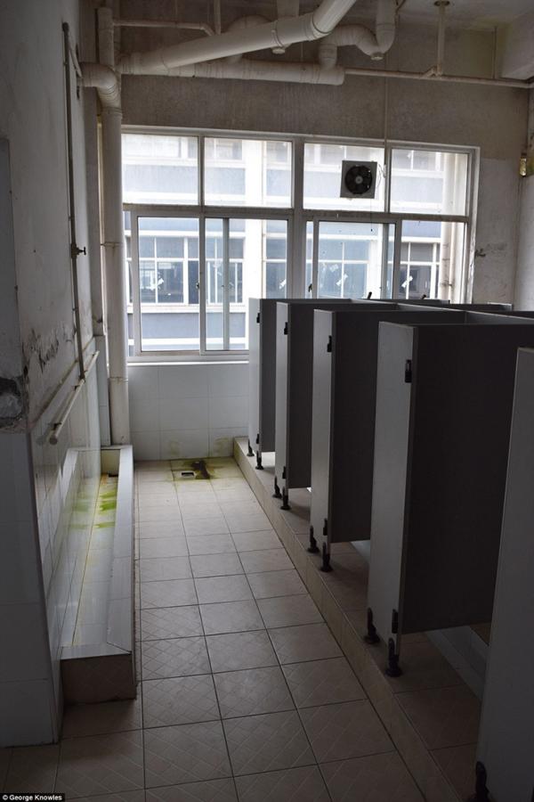 Как выглядят общежития рабочих фабрики, где собирают iPhone (ФОТО)