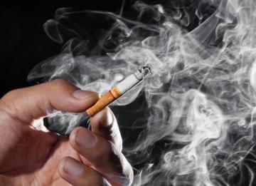 Интеллект курильщиков ниже, чем у некурящих, - ученые