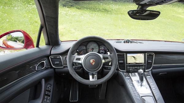 Новый Porsche Panamera тестируют в Африке (ФОТО)