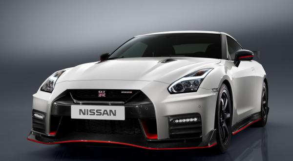 Компания Nissan презентовала обновлённый GT-R Nismo (ФОТО)