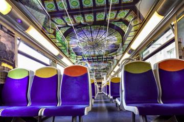 Фантастическая идея! Французский поезд превратился в произведение искусства (ФОТО)