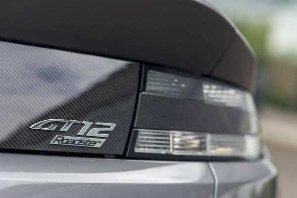 Единственный экземпляр в мире: Aston Martin выпустил Vantage GT12 Roadster (ФОТО)