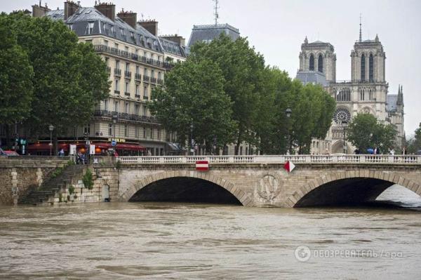 Париж под водой. Какие последствия наводнения в городе (ФОТО)
