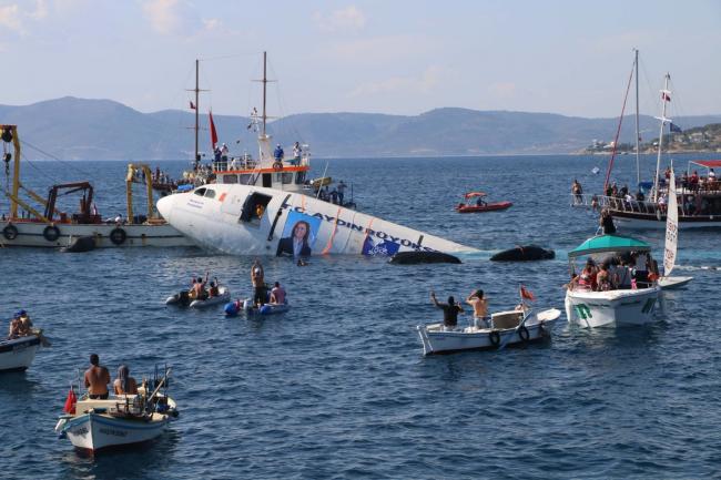 В Турции затопили самолет ради привлечения туристов (ФОТО)