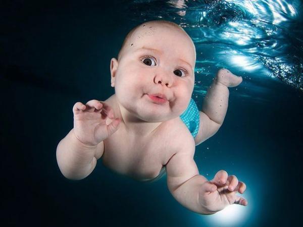 Естественная среда. Как ведут себя дети под водой (ФОТО)