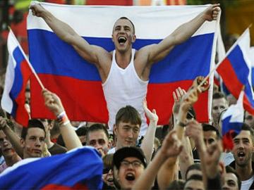 Российских фанатов на «Евро-2016» сравнили с дикими животными