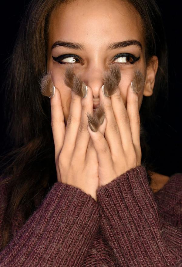 Пушистые ногти — новый тренд, захвативший мир моды (ФОТО)
