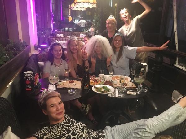 Звезда «Лабутенов» Юлия Топольницкая выходит замуж (ФОТО) Звезда «Лабутенов» Юлия Топольницкая выходит замуж (ФОТО)