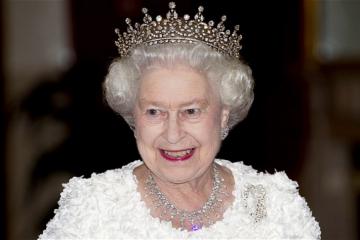 Королева Елизавета II удивила отличным чувством юмора (ВИДЕО)