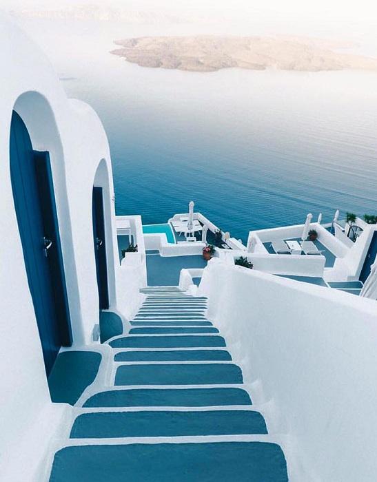 Слияние традиций и современных технологий: потрясающий отель на греческом курорте (ФОТО)