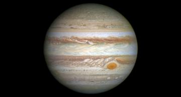 Ученым NASA удалось заснять сильное полярное сияние на Юпитере (ФОТО)