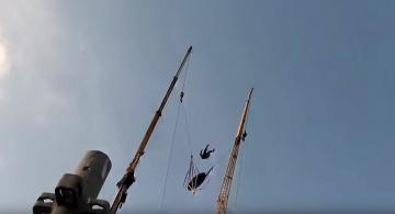 В Дубае построили огромную рогатку, которая стреляет людьми (ВИДЕО)