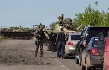 Журналисты показали ужасы блокпостов на Донбассе (ВИДЕО)