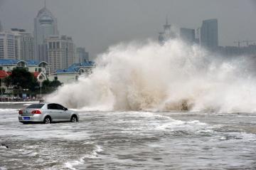 Около полумиллиона человек эвакуированы в Китае из-за тайфуна