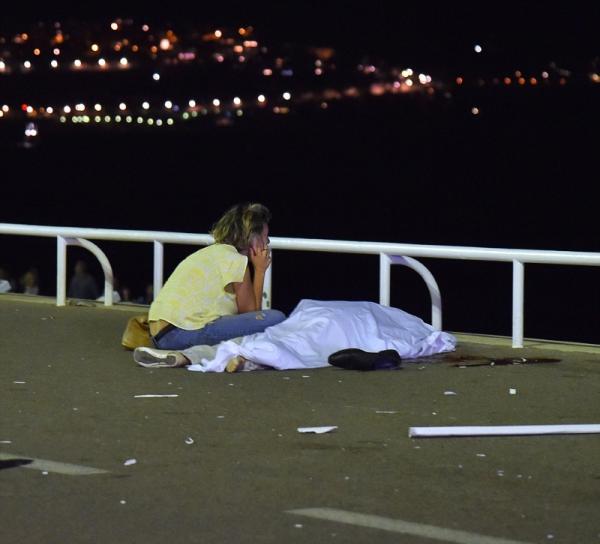 Шокирующие кадры трагедии в Ницце (ФОТО)