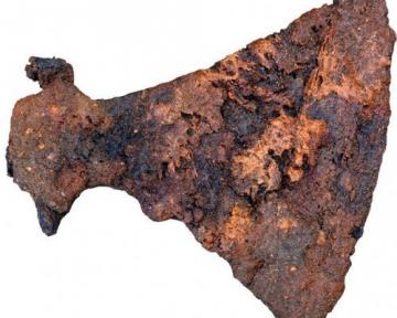 Археологи обнаружили гигантский топор викингов
