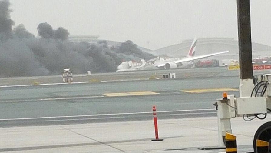 На борту загоревшегося в Дубае Boeing 777 было 275 человек