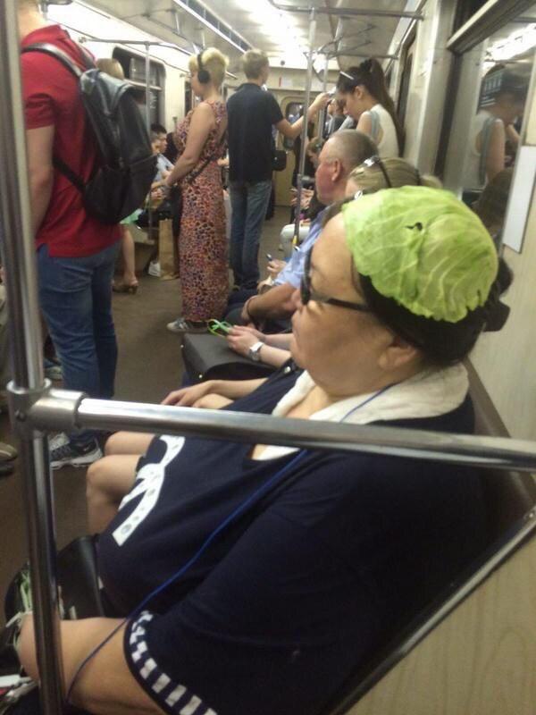 Модники в метро: осторожно, здесь может быть ваша фотография! (ФОТО)