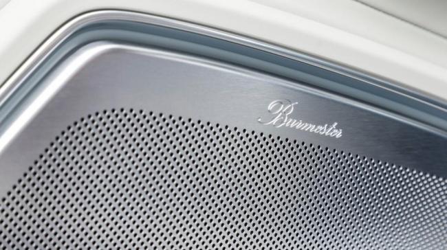 Porsche представила уникальную версию Panamera с аудиосистемой в 21 динамик (ФОТО)