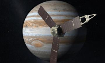 Аппарат Juno продолжает свою миссию (ВИДЕО)