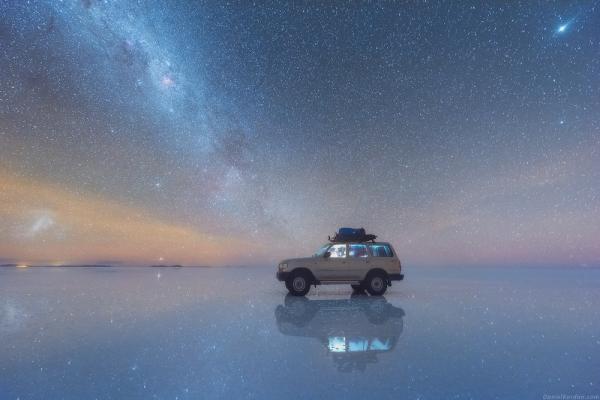 Радуга из звёзд: Млечный Путь над самым крупным солончаком в мире (ФОТО)