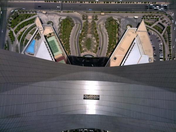 Чудо современной архитектуры: потрясающий небоскреб в Саудовской Аравии (ФОТО)
