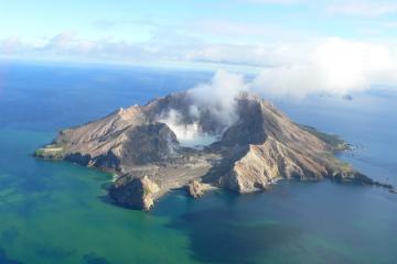 Беспокойный гигант: один из самых опасных вулканов на Земле (ФОТО)
