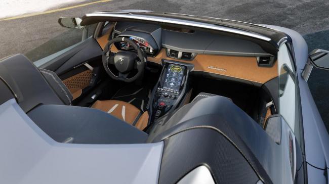 В Сети появились «живые» снимки Lamborghini Centenario Roadster (ФОТО)