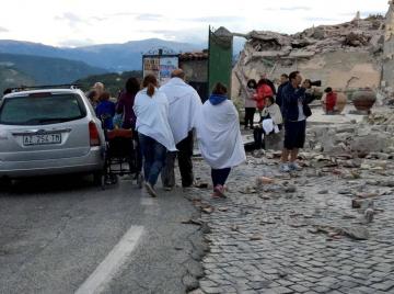 Среди погибших и раненых от землетрясения в Италии украинцев нет, - МИД
