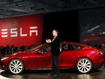 Электрокар Tesla S обещает стать самым быстрым в своем сегменте
