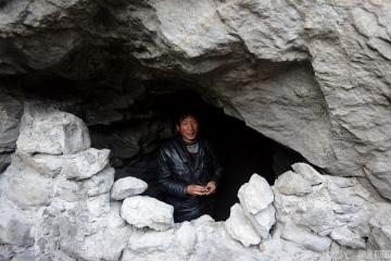 Жертвы перенаселения: китайская пара жила в пещере