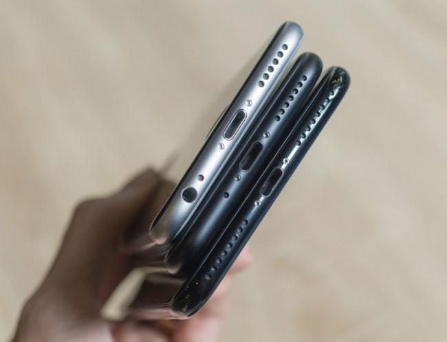 iPhone 7 Plus в цвете Jet Black сравнили с матовым черным iPhone 7 (ФОТО)