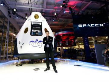 Колониальный транспортер SpaceX может полететь дальше Марса