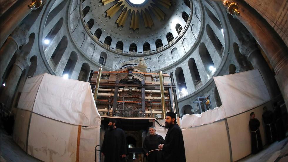 Археологи впервые вскрыли Гроб Иисуса Христа в Иерусалиме (ВИДЕО)