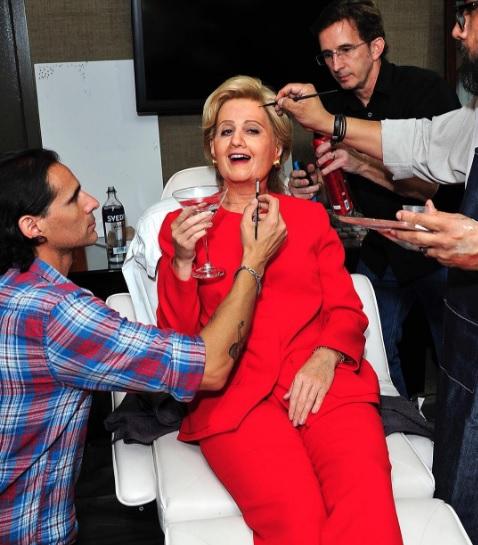 Необычный костюм: голливудская звезда примерила образ Хиллари Клинтон (ФОТО)