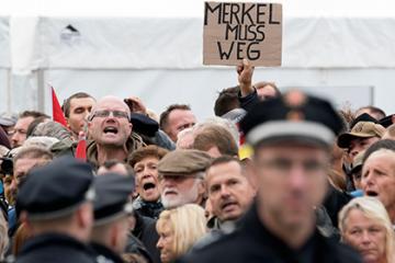 Ангелу Меркель освистали в Дрездене