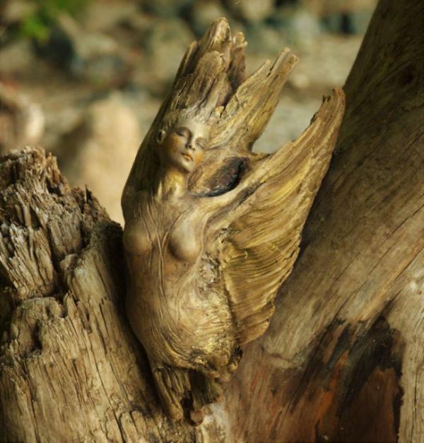 Волшебные скульптуры и статуэтки из дерева (ФОТО)