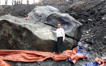 Обычный шахтер нашел самородок нефрита стоимостью 140 млн фунтов