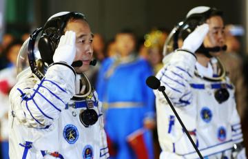 Китайский астронавт мечтает встретить инопланетян