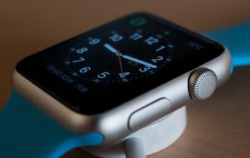 Продажи Apple Watch упали более чем на 70%