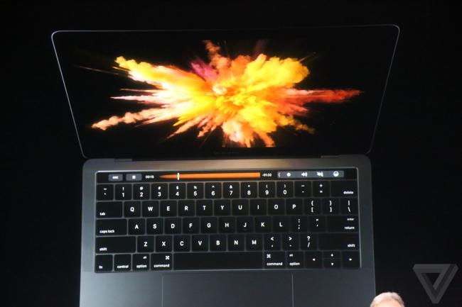 Apple официально представила новые MacBook с двумя дисплеями (ФОТО)