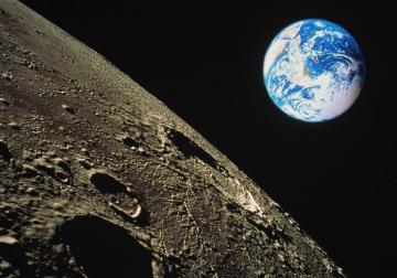 Загадка возникновения «колизея» на Луне раскрыта 
