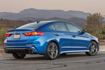 Hyundai опубликовала комплектации и цены новой Elantra Sport (ФОТО)