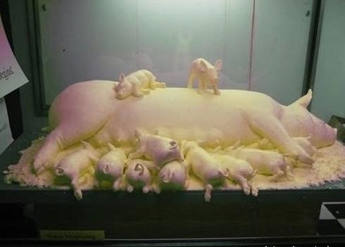 Поражающие воображение скульптуры из сливочного масла (ФОТО) Поражающие воображение скульптуры из сливочного масла (ФОТО)