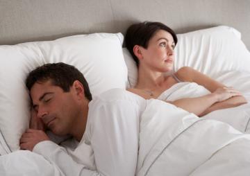 Ученые назвали основную причину раздельного сна между супругами