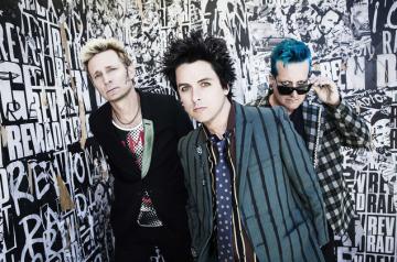Популярная группа Green Day порадовала многочисленных поклонников новым клипом (ВИДЕО)