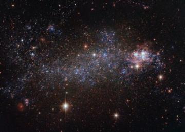 Астрономы получили отличное изображение галактики-«каннибала» (ФОТО)